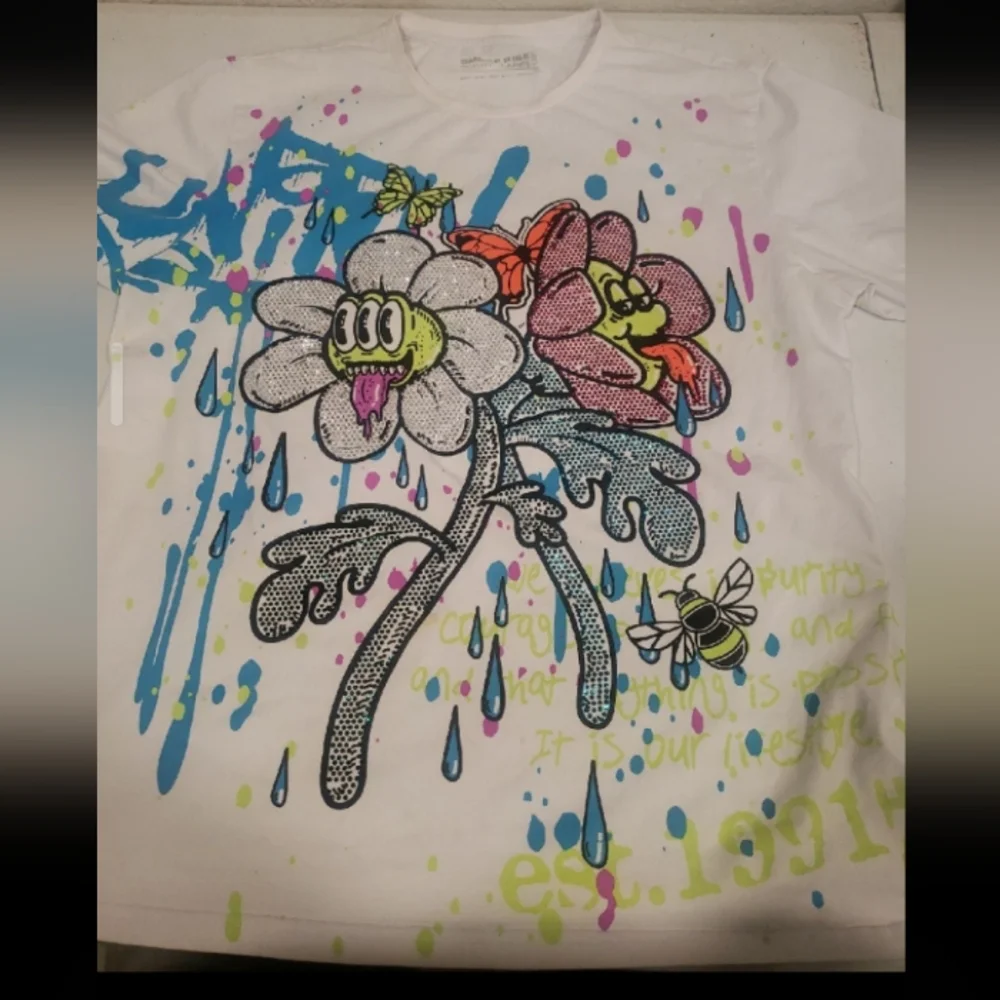 Colorful Graphic T-Shirt - Picture 1 of 4